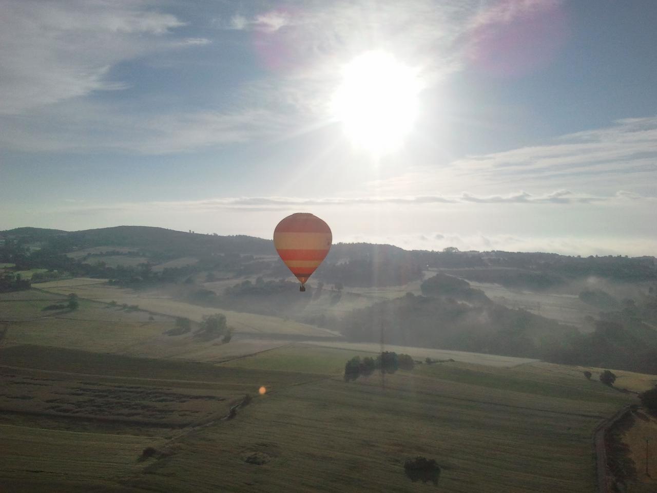 2 Vol en montgolfiere pendant l'art de l'envol à Annonay