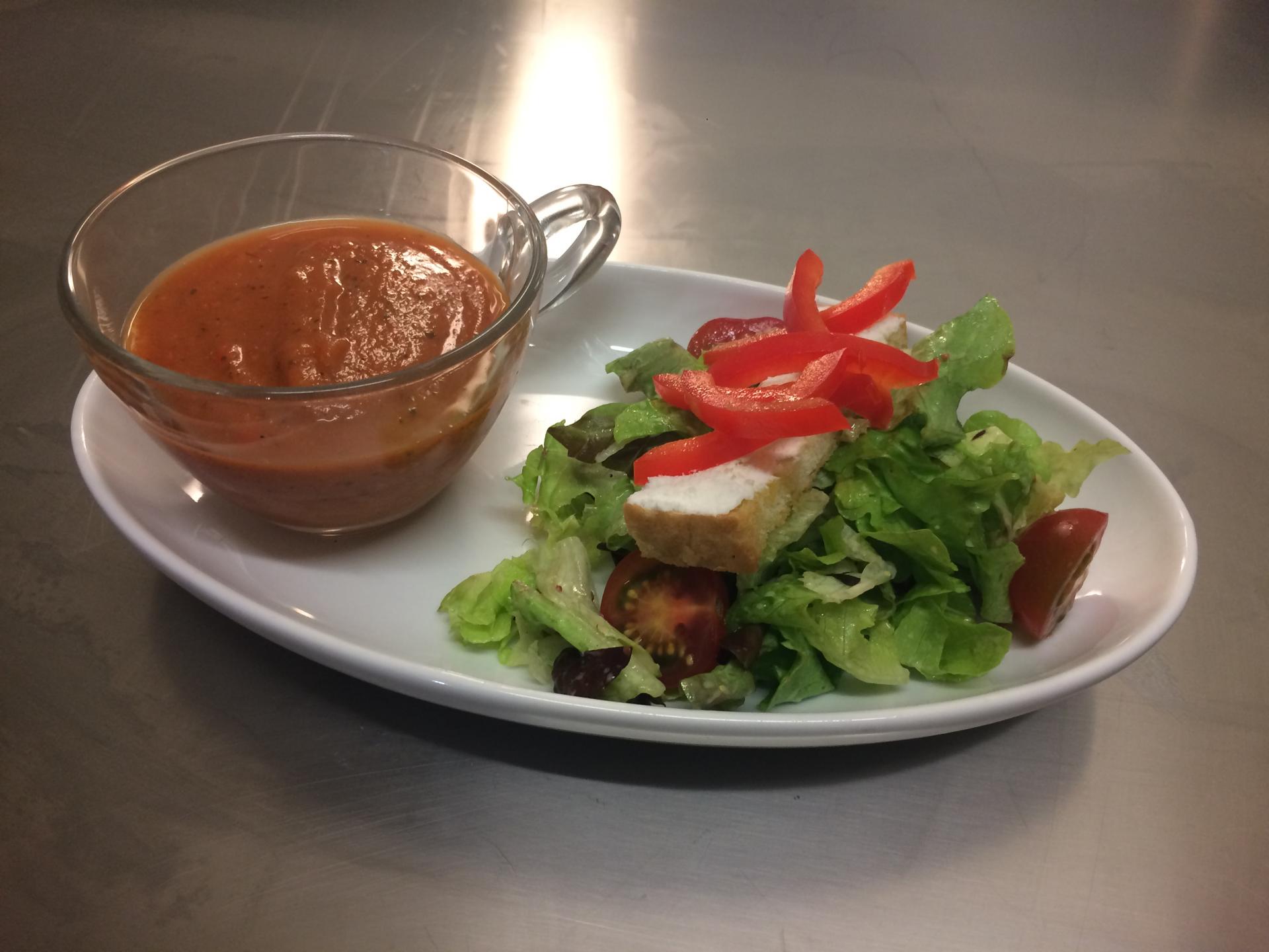 Gaspacho de ratatouille et sa bruschetta à la ricotta