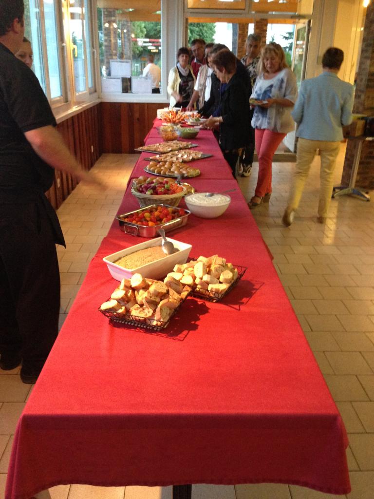 Buffet pour l'aéroclub, jour le plus long