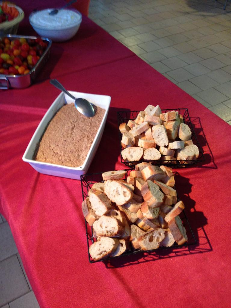 Buffet pour l'aéroclub, jour le plus long