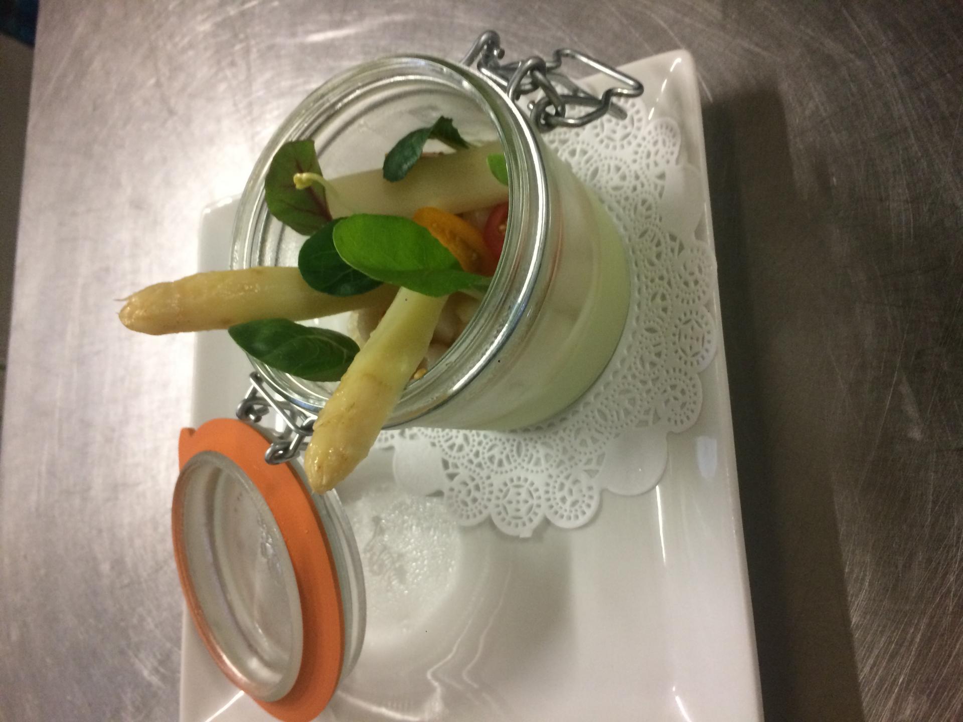 Panna cotta d’asperges vertes et ses St Jacques marinées